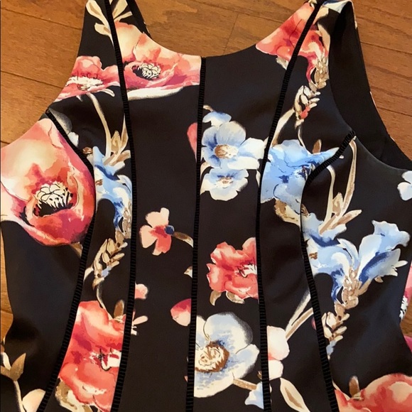 WHBM💗Pretty Black & Floral Dress - Picture 4 of 6